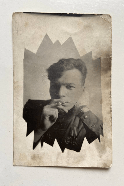 Похоронен у памятника Шиллеру: история фронтового фото, добравшегося до дома через 78 лет