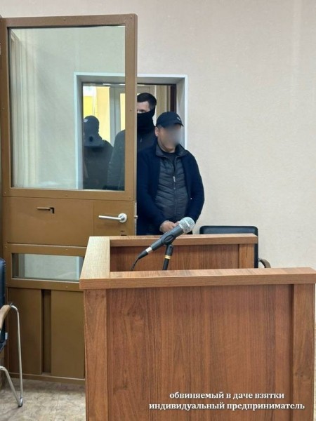 Начальнику отдела Калининградской областной таможни предъявили взятки в 180 тыс. руб.