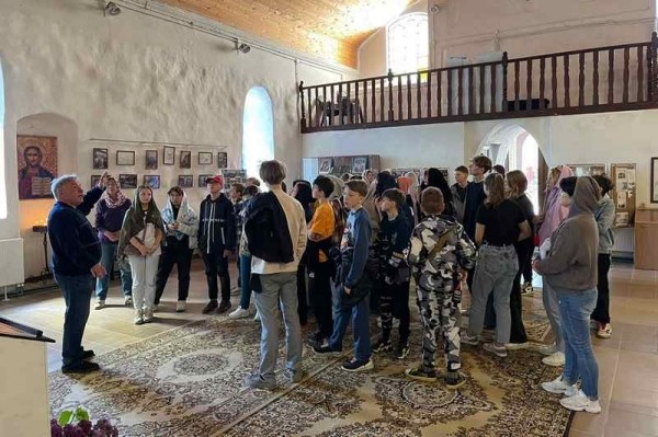 Стартовали бесплатные поездки школьников по Калининградской области Стартовали бесплатные поездки школьников по Калининградской области