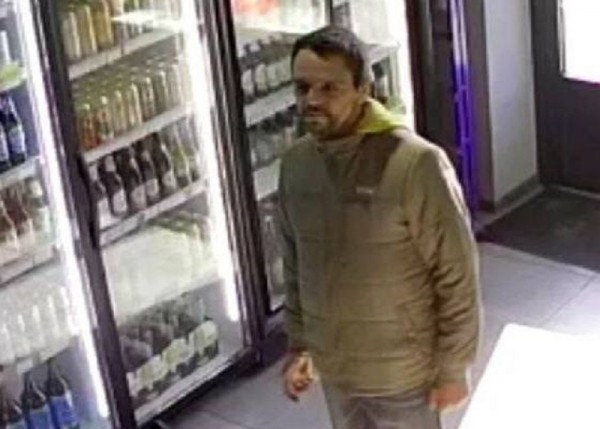 В Калининграде разыскивают подозрительного мужчину с изящной бородкой В Калининграде разыскивают подозрительного мужчину с изящной бородкой