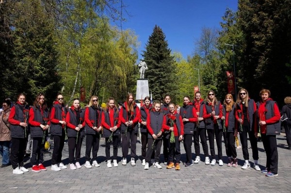 Памяти павших будьте достойны Памяти павших будьте достойны