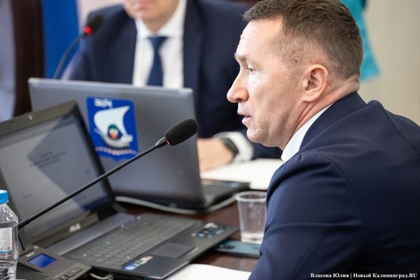 &laquo;Вытирая пот со лба&raquo;: как избирали нового главу Калининграда (фото)