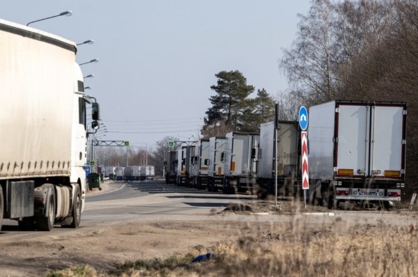 Калининградские перевозчики пообещали заплатить 1 млрд руб. за свою «растаможку» Калининградские перевозчики пообещали заплатить 1 млрд руб. за свою «растаможку»