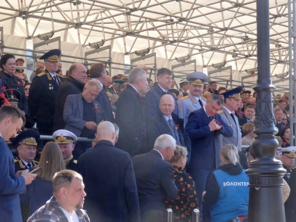 На военном параде в Калининграде было меньше зрителей На военном параде в Калининграде было меньше зрителей