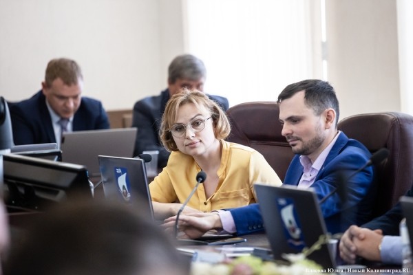 &laquo;Вытирая пот со лба&raquo;: как избирали нового главу Калининграда (фото)