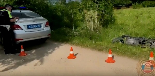В Черняховске в кювете нашли скутер гонщика без прав В Черняховске в кювете нашли скутер гонщика без прав