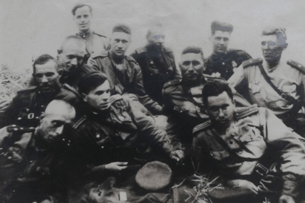 Похоронен у памятника Шиллеру: история фронтового фото, добравшегося до дома через 78 лет