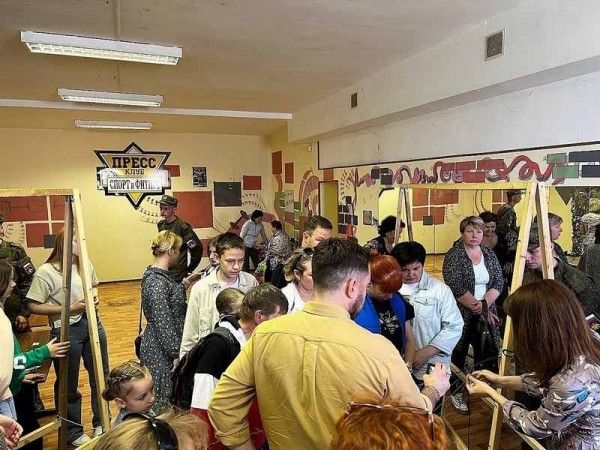 Глава администрации Янтарного сплёл сеть для СВО Глава администрации Янтарного сплёл сеть для СВО