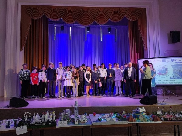 Подведены итоги III городского конкурса креативных проектов и идей по развитию городской инфраструктуры «Город Калининград - город будущего глазами детей» Подведены итоги III городского конкурса креативных проектов и идей по развитию городской инфраструктуры «Город Калининград - город будущего глазами детей»