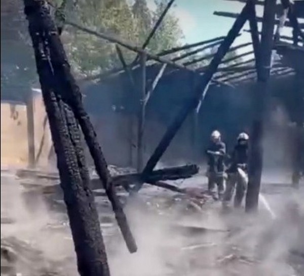 В бывшей воинской части в Калининграде загорелись склады В бывшей воинской части в Калининграде загорелись склады