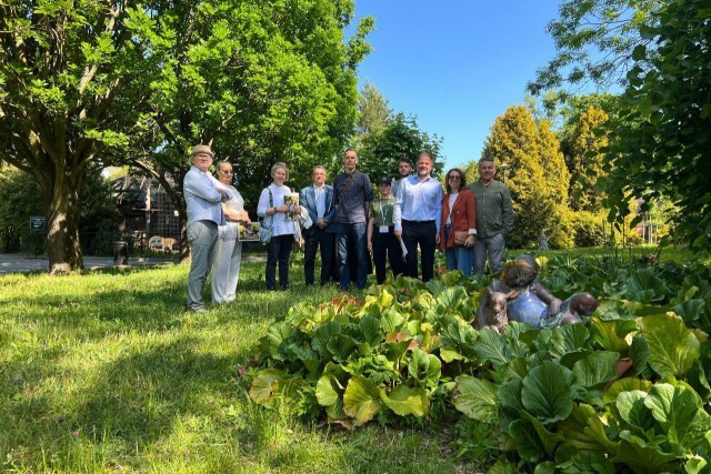 В калининградском зоопарке перенесут скульптуру «Девочка с оленёнком»
В калининградском зоопарке перенесут скульптуру «Девочка с оленёнком»