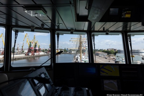 Северный рыболов: в Калининграде подняли российский флаг на траулере &laquo;Дмитрий Кожарский&raquo; (фото)