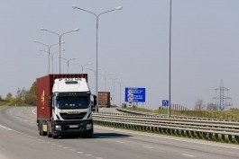 
						Крупный калининградский перевозчик отправил все грузовики на работу в другие регионы России											