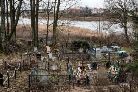 Прокуратура оспорила установленные властями Гвардейска тарифы на услуги погребения