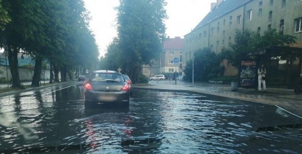 В Калининграде затопило отремонтированную за 203 млн рублей улицу