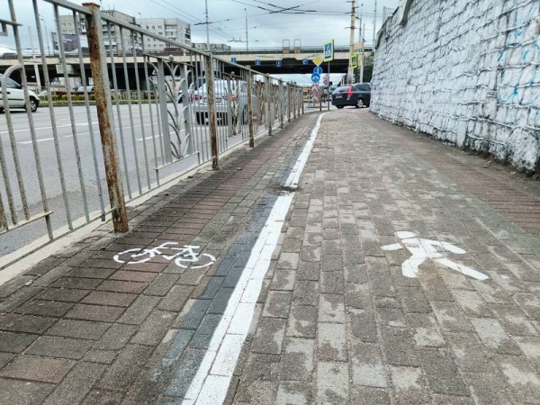 В Калининграде внезапно не нашли тротуаров на 12 улицах В Калининграде внезапно не нашли тротуаров на 12 улицах