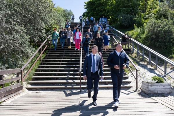 Под Синими и Голубыми флагами: как пляжи калининградских курортов готовятся встречать лето (фото)