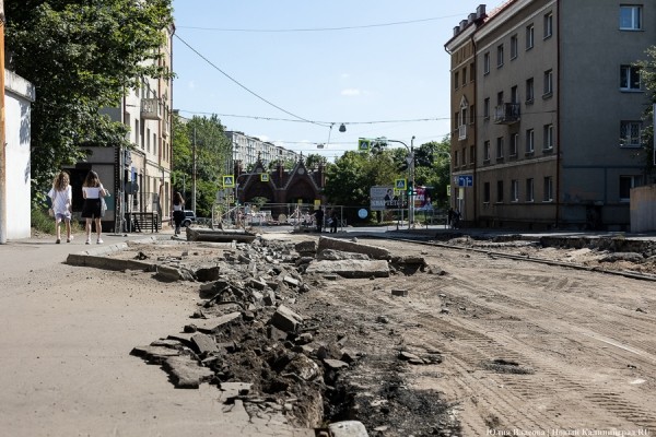 Останется с одним тротуаром: в Калининграде до августа закрыли мост на Суворова (фото)