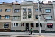 На Ленинском проспекте в Калининграде завершают ремонт старинного дома с эркерами и барельефами (фото)
На Ленинском проспекте в Калининграде завершают ремонт старинного дома с эркерами и барельефами (фото)