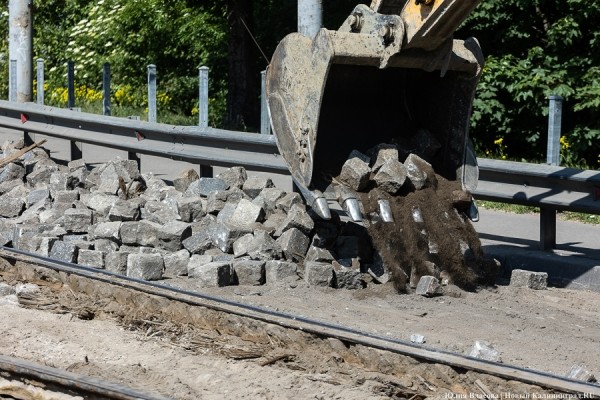 Останется с одним тротуаром: в Калининграде до августа закрыли мост на Суворова (фото)