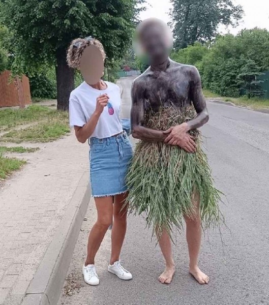 По Балтийску демонстративно прошёл раздетый и перекрашенный мужчина