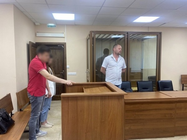 Купившему себе &laquo;Мерседес&raquo; экс-таможеннику дали 1,5 года общего режима