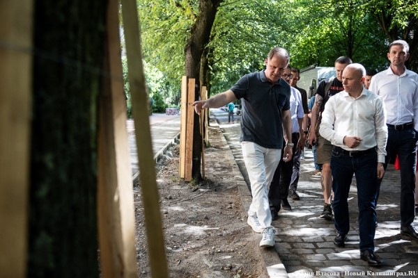 «Ровно и нарядно»: власти объяснили, почему не получается сохранить исторический облик Красной «Ровно и нарядно»: власти объяснили, почему не получается сохранить исторический облик Красной