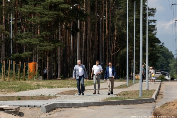 Комичный столб и осенний полуфабрикат: как ремонтируют дороги микрорайона Космодемьянского (фото) Комичный столб и осенний полуфабрикат: как ремонтируют дороги микрорайона Космодемьянского (фото)