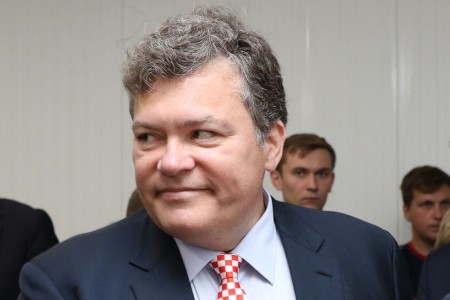 Стефано Влахович отсудил более 3,6 млн руб. за не полученный из-за санкций США электрокар Tesla Стефано Влахович отсудил более 3,6 млн руб. за не полученный из-за санкций США электрокар Tesla
