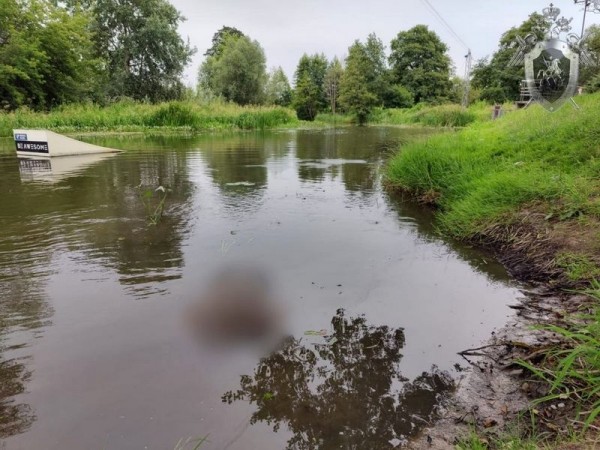 В центре Гусева рыбаки нашли утопленника В центре Гусева рыбаки нашли утопленника