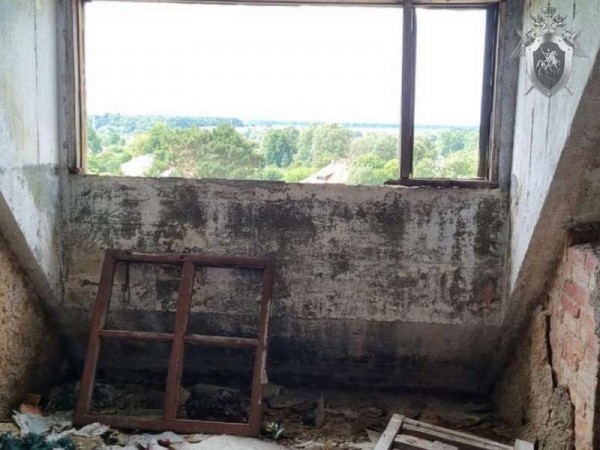 Пропавшего в Черняховске 12-летнего мальчика нашли лежащим у заброшки Пропавшего в Черняховске 12-летнего мальчика нашли лежащим у заброшки