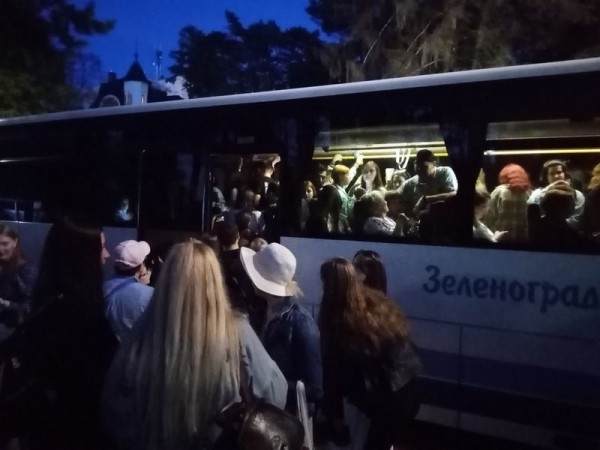Из «давки в автобусе» из Светлогорска поблагодарили Алиханова Из «давки в автобусе» из Светлогорска поблагодарили Алиханова