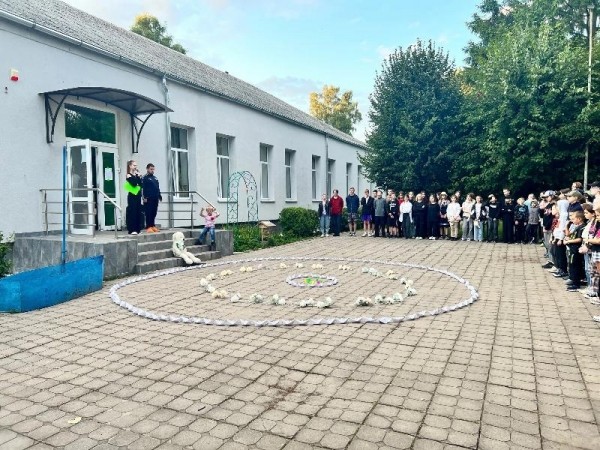 27 июля 2023 года школьники Калининграда почтили память детей, погибших во время вооружённого конфликта на Донбассе