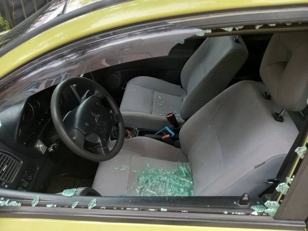 В Калининграде жёстко громят по ночам автомобили В Калининграде жёстко громят по ночам автомобили