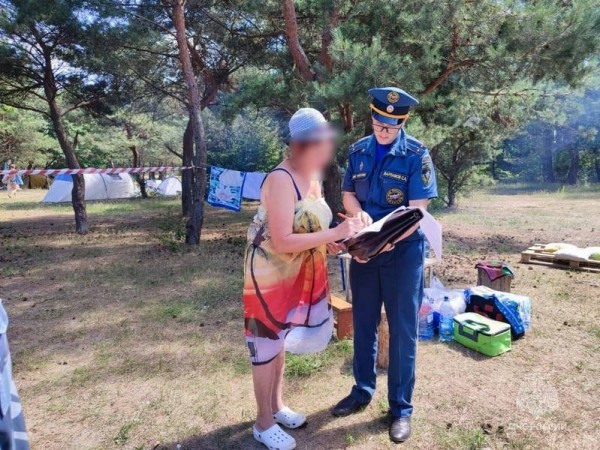 Под Калининградом почтенную женщину поймали за шашлык на огне Под Калининградом почтенную женщину поймали за шашлык на огне