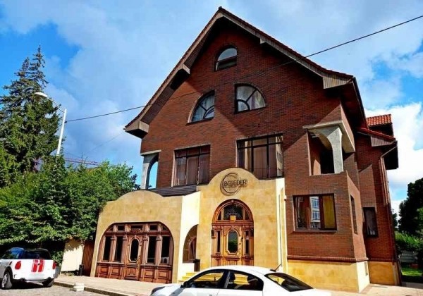 Над отелем «Бэсэдэр» в Калининграде нависли новые угрозы Над отелем «Бэсэдэр» в Калининграде нависли новые угрозы