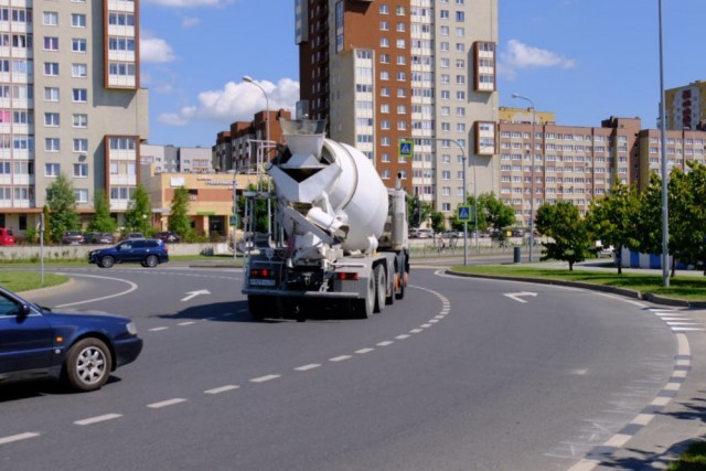 
						На кольце на улице Елизаветинской в Калининграде нанесли турборазметку											