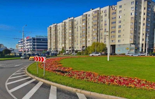 В Калининграде тщательно проверяют состав травы африканского газона на Сельме