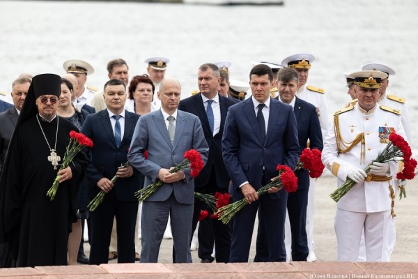 День ВМФ в Балтийске: как прошел парад кораблей Балтфлота (фото) День ВМФ в Балтийске: как прошел парад кораблей Балтфлота (фото)