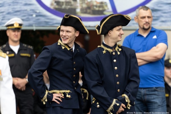 День ВМФ в Балтийске: как прошел парад кораблей Балтфлота (фото) День ВМФ в Балтийске: как прошел парад кораблей Балтфлота (фото)