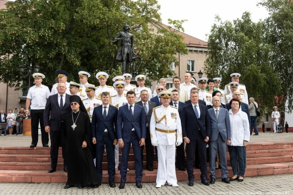 День ВМФ в Балтийске: как прошел парад кораблей Балтфлота (фото) День ВМФ в Балтийске: как прошел парад кораблей Балтфлота (фото)