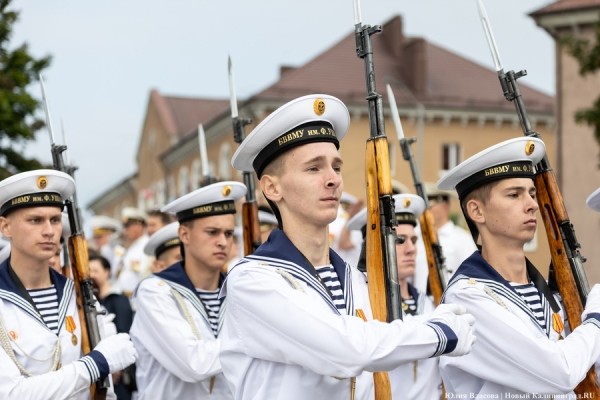 День ВМФ в Балтийске: как прошел парад кораблей Балтфлота (фото) День ВМФ в Балтийске: как прошел парад кораблей Балтфлота (фото)