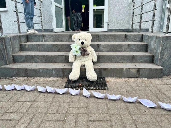 27 июля 2023 года школьники Калининграда почтили память детей, погибших во время вооружённого конфликта на Донбассе