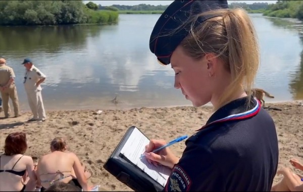 Детей и взрослых застали в опасной воде Преголи Детей и взрослых застали в опасной воде Преголи