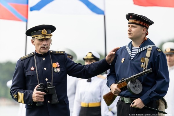 День ВМФ в Балтийске: как прошел парад кораблей Балтфлота (фото) День ВМФ в Балтийске: как прошел парад кораблей Балтфлота (фото)