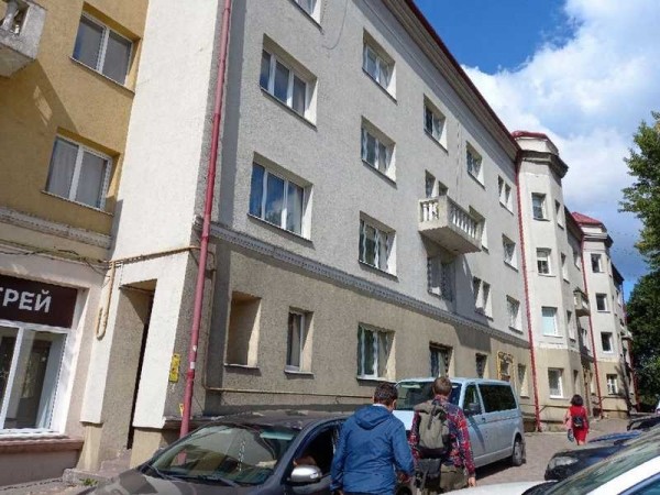 Глава Калининграда показал рукой дом раннего Ярошука Глава Калининграда показал рукой дом раннего Ярошука