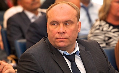 «Тайно извлеченный неправомерный доход»: Помимо акций порта Генпрокуратура требует с Колесника и его супруги 369 млн руб. «Тайно извлеченный неправомерный доход»: Помимо акций порта Генпрокуратура требует с Колесника и его супруги 369 млн руб.