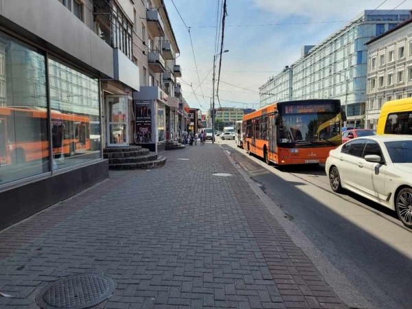 У ночного клуба в центре Калининграда установили двойную защиту У ночного клуба в центре Калининграда установили двойную защиту