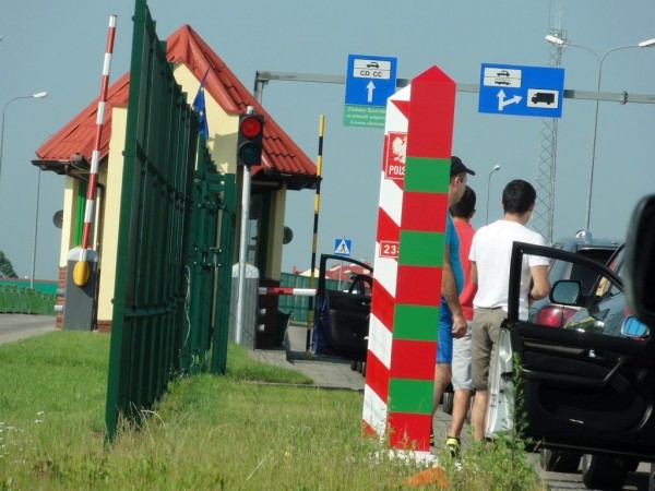 Из автобуса Гданьск - Калининград предупредили о «засаде» на границе Из автобуса Гданьск - Калининград предупредили о «засаде» на границе