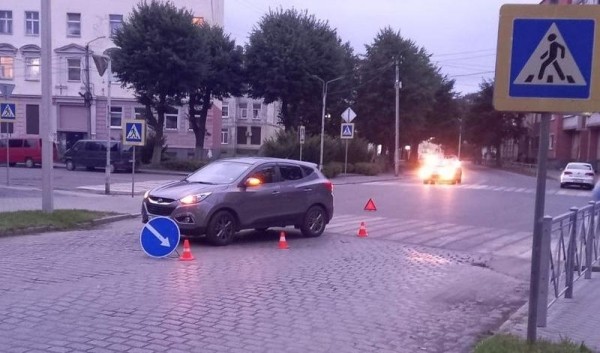 В центре Советска на том же переходе за год сбит юбилейный пешеход В центре Советска на том же переходе за год сбит юбилейный пешеход
